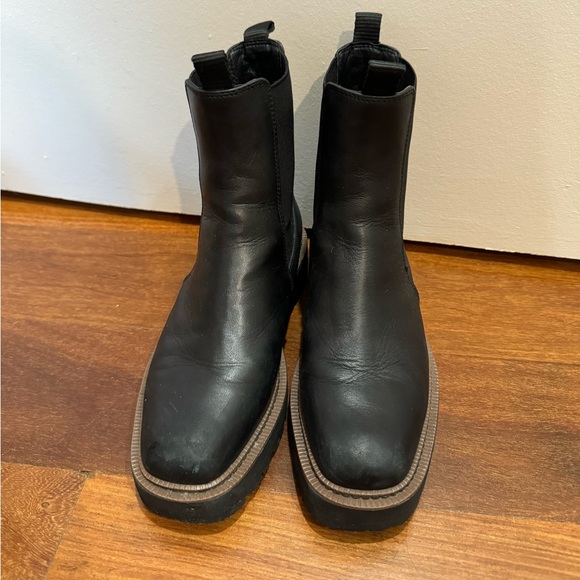 Sam Edelman Laguna Chelsea Boot - Picture 3 of 6